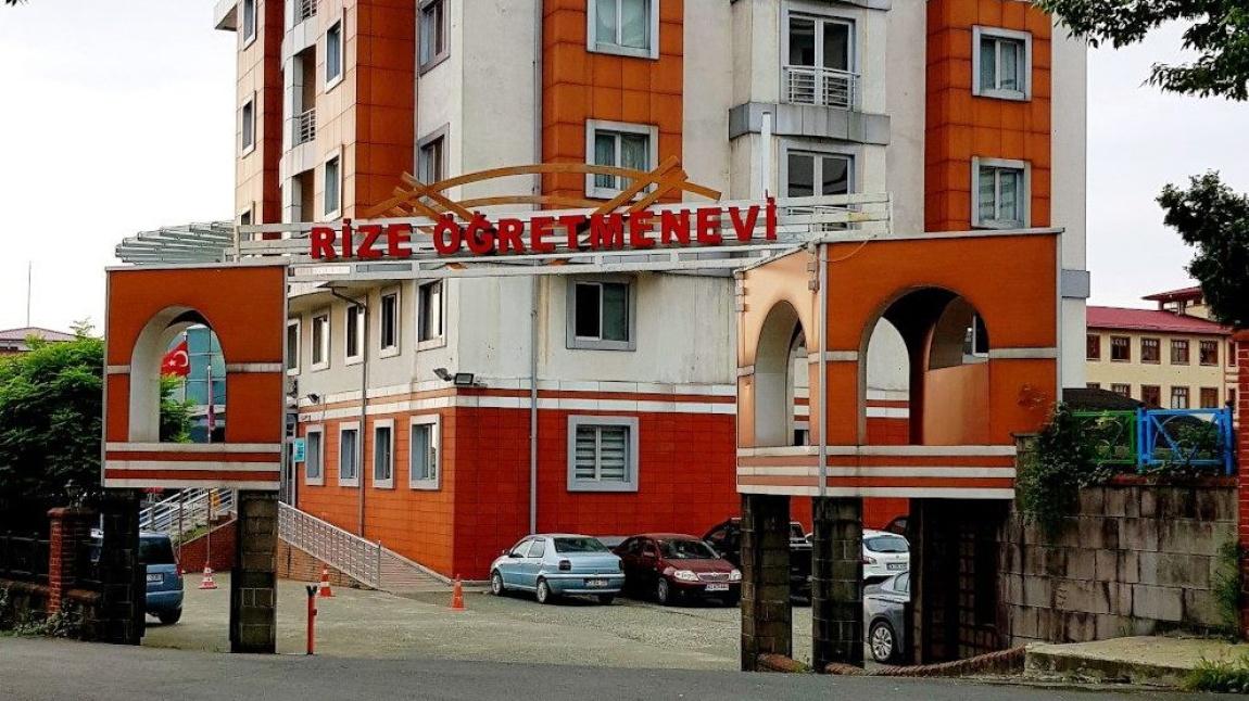 Rize Öğretmenevi ve Akşam Sanat Okulu Fotoğrafı